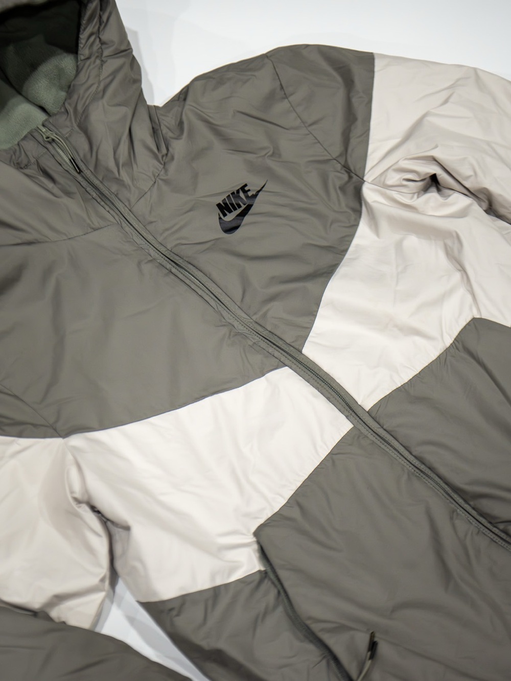 Nike Men’s super puffer warm Olive Green & Light Gray Colorblock Winter jacket